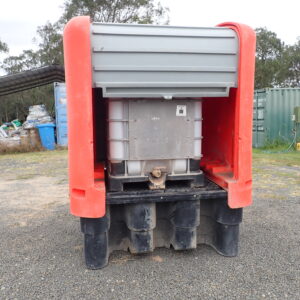 IBC containment bund with hard top